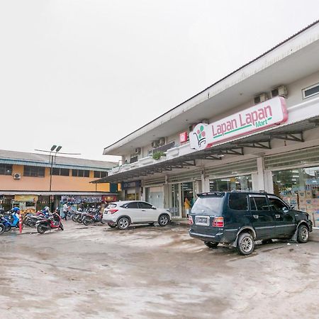 Oyo 850 Lapan Lapan Hotel Banjarmasin  Eksteriør billede