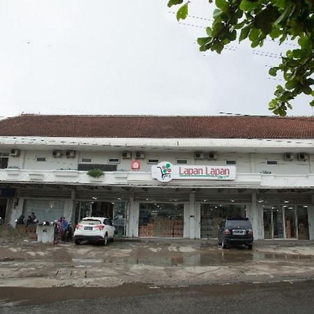 Oyo 850 Lapan Lapan Hotel Banjarmasin  Eksteriør billede