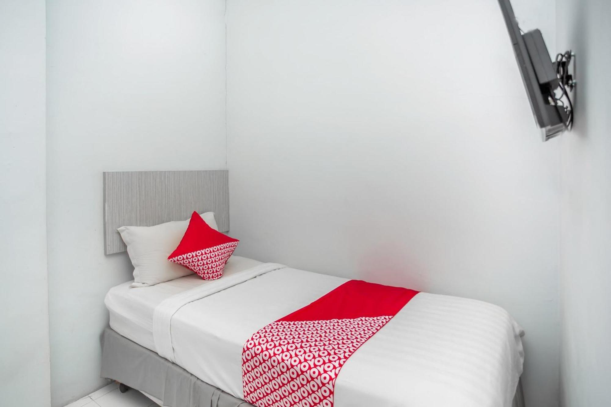 Oyo 850 Lapan Lapan Hotel Banjarmasin  Eksteriør billede
