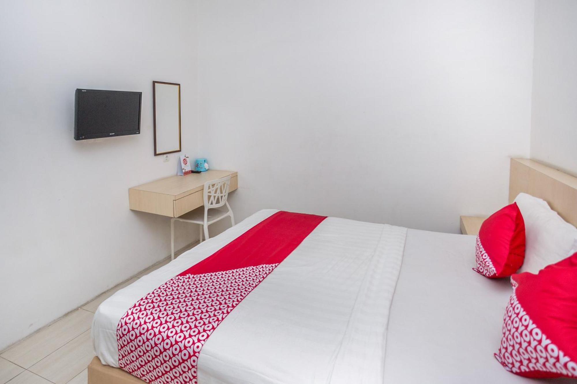 Oyo 850 Lapan Lapan Hotel Banjarmasin  Eksteriør billede