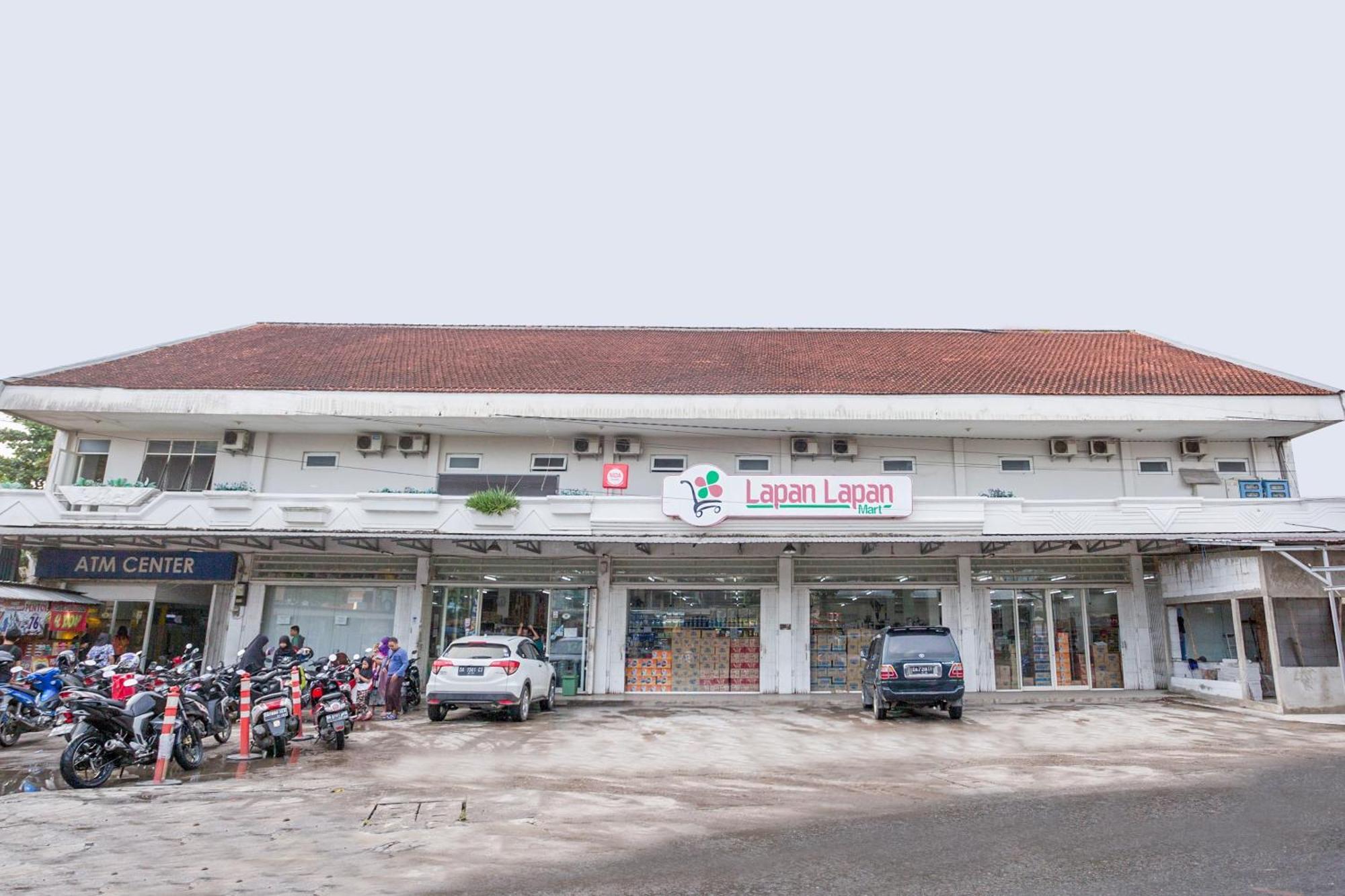 Oyo 850 Lapan Lapan Hotel Banjarmasin  Eksteriør billede