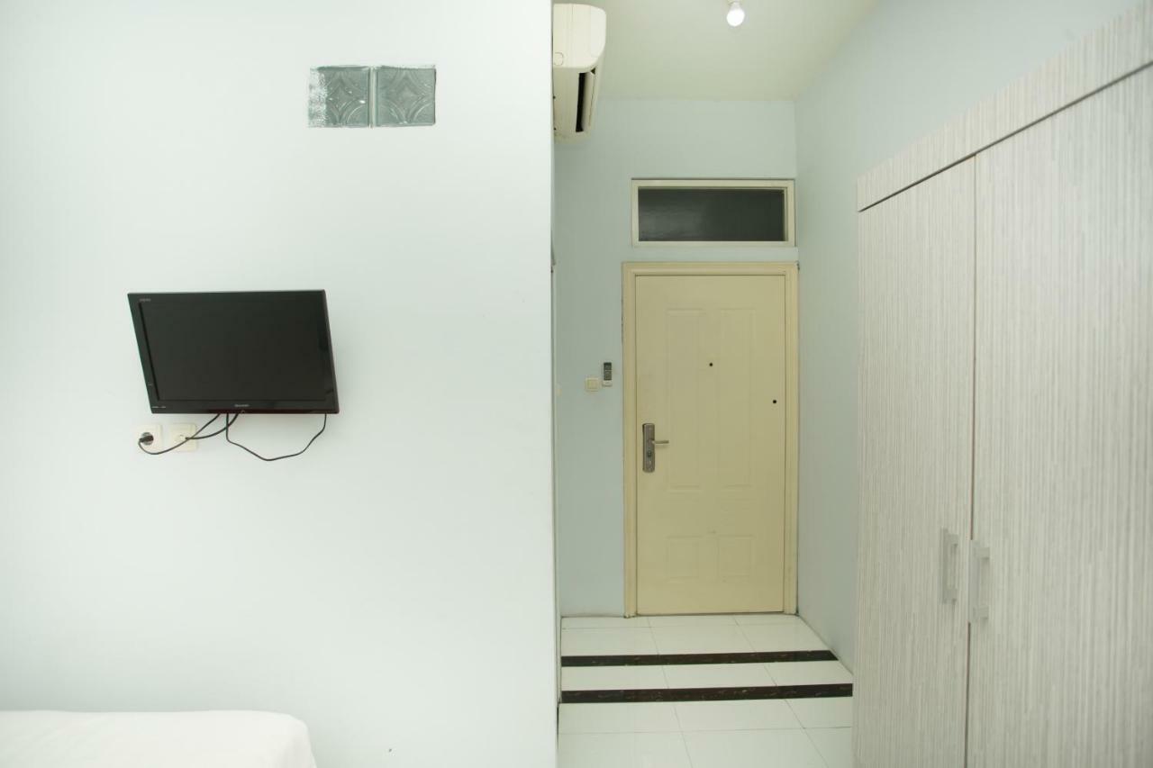 Oyo 850 Lapan Lapan Hotel Banjarmasin  Eksteriør billede